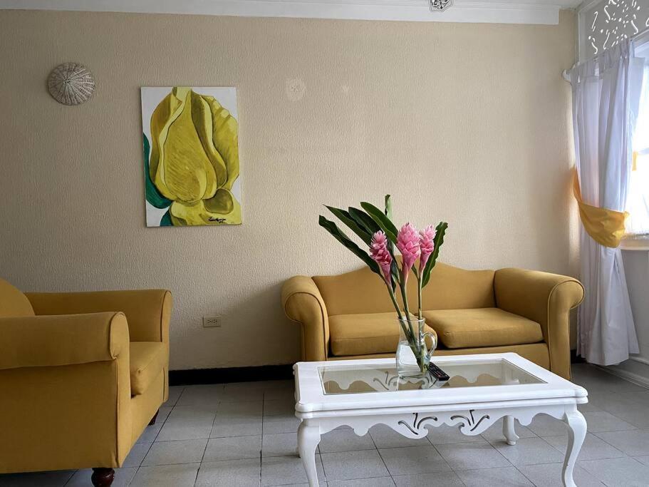 Lush Tropical Apartment Located In A 4-Star Resort Рънауей Бей Екстериор снимка