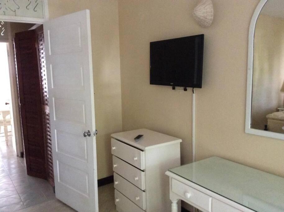 Lush Tropical Apartment Located In A 4-Star Resort Рънауей Бей Екстериор снимка