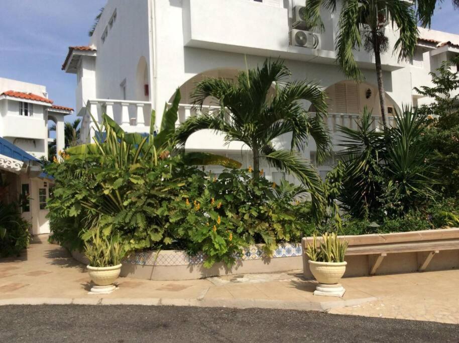 Lush Tropical Apartment Located In A 4-Star Resort Рънауей Бей Екстериор снимка