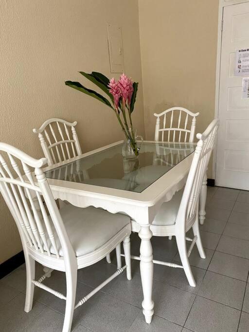 Lush Tropical Apartment Located In A 4-Star Resort Рънауей Бей Екстериор снимка